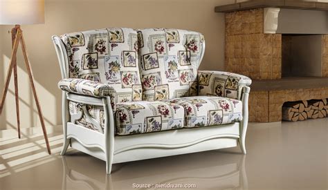 Il divano country in legno è quasi sempre a due o tre posti ed è dotato di cuscini in fantasia floreale o geometrica. Completare 4 Divano Letto 2 Posti Country - Jake Vintage