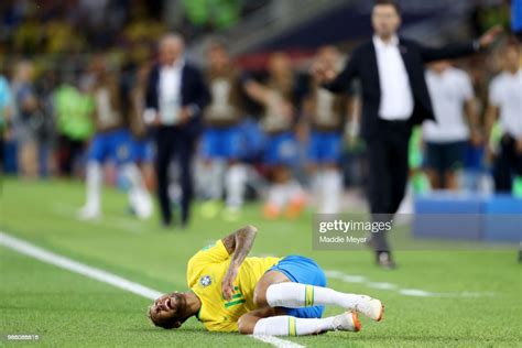 Neymar Jr Of Brazil Falls Down After Being Fouled During The 2018 Photo D Actualité Getty
