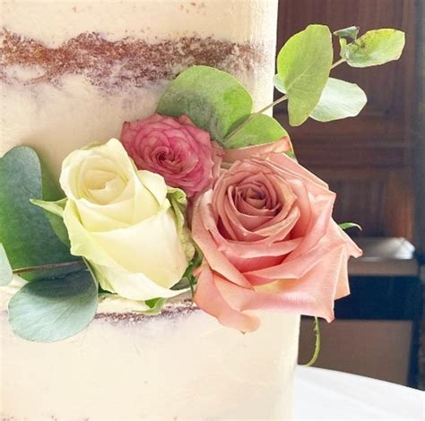 What To Expect At Your Wedding Cake Consultation