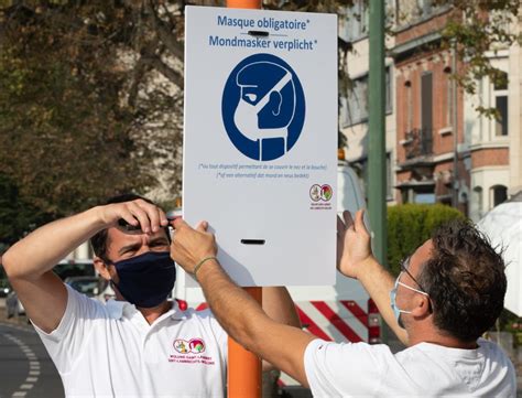 Vuurwerk afsteken is verboden, net als het organiseren van feestjes. Avondklok Belgie : Karin Verelst Avondklok Brengt Onze Grondrechten In Gevaar Solidair : Elke ...
