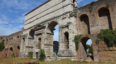 A Brief History Of Romes City Walls