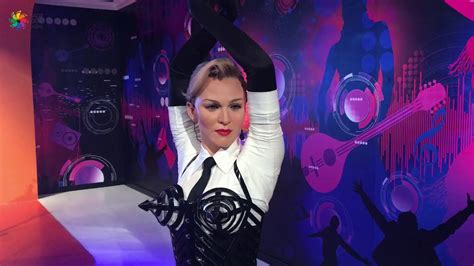 Merkezini i̇stanbul'da açmaya hazırlanan dünyanın en ünlü balmumu heykel müzesi markası madame tussauds yetkilileri proje detaylarını ilk kez basınla paylaştı. Madame Tussauds İstanbul Balmumu Heykel Müzesi - YouTube