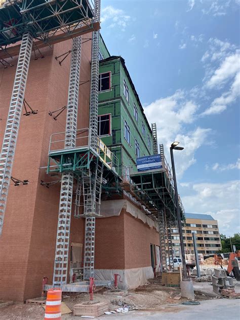 Mast Climber Monday Featuring First National Bank in Killeen, Texas