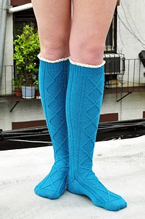 There are multiple ways to achieve this look as well. Ravelry: "Diamond in the Ruffle" Cable Knit Socks pattern ...