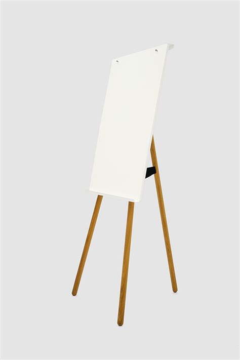 Although most commonly supported on a tripod, flip charts come in various forms. Flipchart Foldable, weiß, Holzbeine Eiche OnlineShop ...