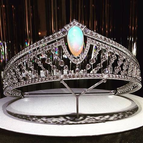 Chaumet Tiara In Platinum And Diamonds With A Central White Opal