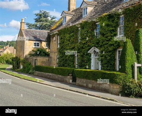 English Cottage Gardens Hi Res Stock Photography And Images Alamy