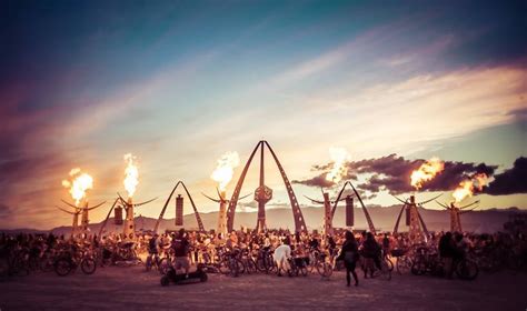 Fancy Burning Man Camp Ransacked By Vandals Gizmodo Australia