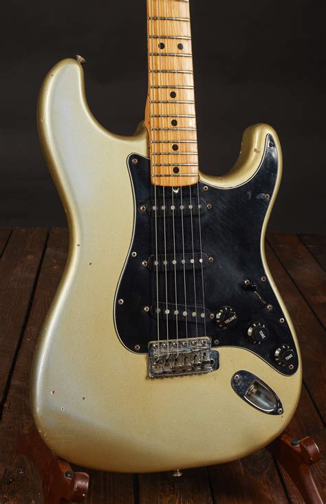 FENDER 1979 Anniversary Stratocaster Electric Guitar