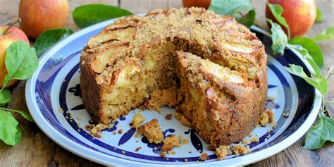 I've been wanting to post something like this for a while… easy apple squares are made with cinnamon and brown sugar. Spiced Brown Sugar Apple Cake Recipe - Great British Chefs