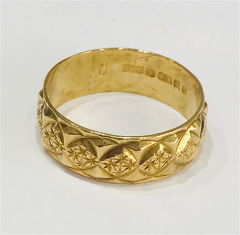 Stunning Patterned Vintage 18ct Yellow Gold Wedding Ring Hallmarked