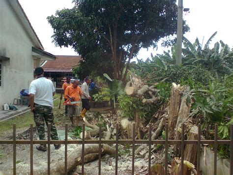 Membuat sesuatu yang baik dan melestarikan hal tersebut bukan sesuatu yang mudah untuk dilaksanakan, salah satunya semangat untuk melestarikan perilaku atau semangat kegotongroyongan di tengah masyarakat. BKDKPP Taman Rengas Jaya: GAMBAR-GAMBAR SEKITAR AKTIVITI ...