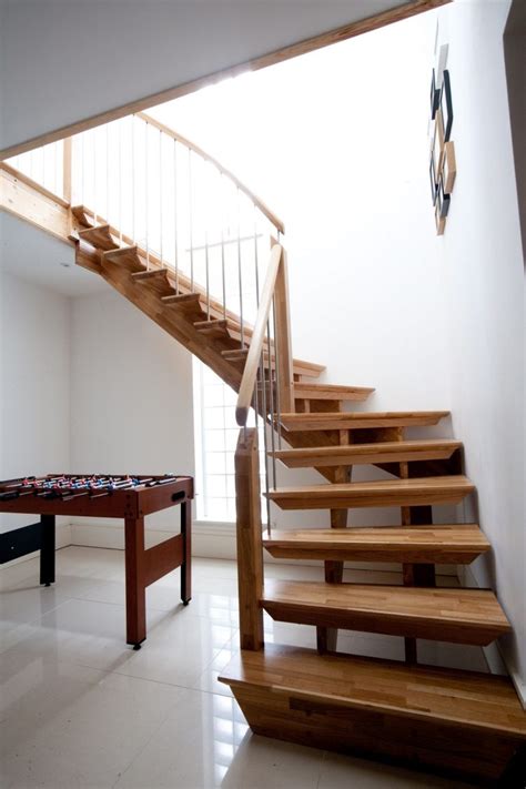 Neben dieser zweckmäßigkeit nehmen treppen auch einen immer größeren. Moderne Innentreppen aus Holz in 50 Interieurs