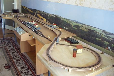 Foldable Model Train Table Template