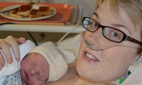 Tasha Trafford Incinta Rinuncia Alla Chemio E Muore Di Cancro Ma Il Figlio è Viva