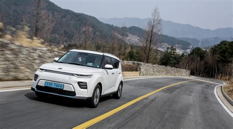 2020 kia soul ev first drive review 243 electric miles in the box