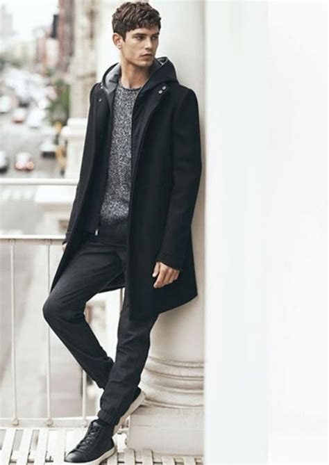30 Gentle Black Hoodie Ideas For Men To Look Stylish