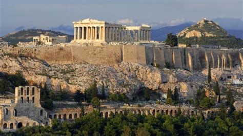 In its more general usage, a geek is anyone that knows a lot about a certain area that you don't. Striking Photos of Classical Greek Architecture - HISTORY