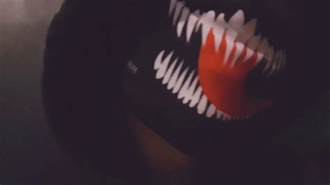 Review Regal Cinemas Venom Half Mask Youtube