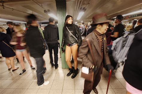Annual No Pants Subway Ride Takes Place On Nyc S Subways