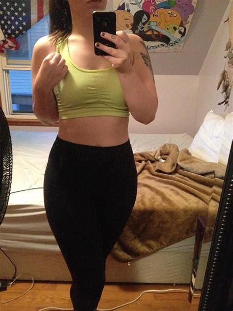 College Girl Pulling Down Her Yoga Pants 5 Photos