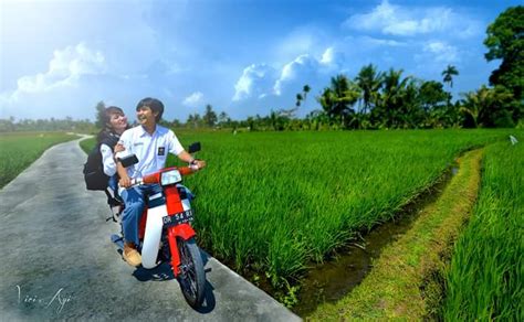 Foto cowok dari belakang pake topi. 17 Alasan Pedal Motor Cowok Sebelah Kiri Belakang Lebih ...