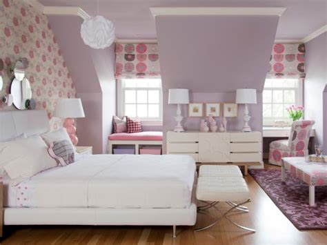 Clean silhouettes paired with cozy textures, calm colors and loads of layers create a carefree and confident look. Bedroom Wall Color Schemes: Pictures, Options & Ideas | HGTV