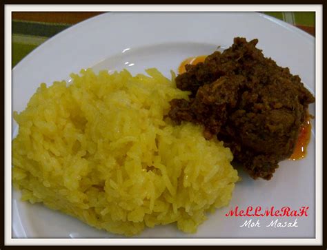 Ia merupakan pulut yang dimasak dengan sedikit serbuk kunyit sebagai pewarna. Moh Masak: PuLut KuNinG & RenDanG AyaM