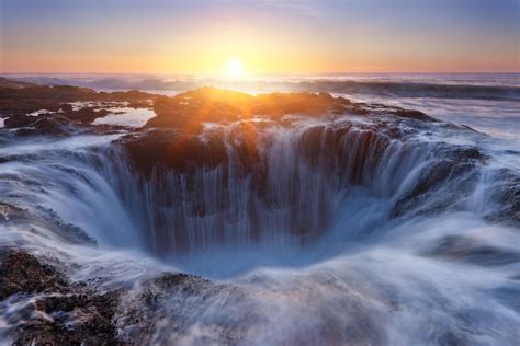 Thor's Well, The Favorite Object For Photography Lovers - Traveldigg.com
