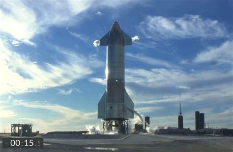 See Spacexs Chopsticks In Action As They Stack The Starship Rocket