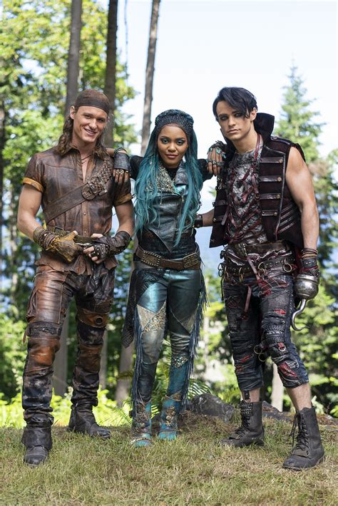 see the descendants 3 cast rocking their new vk looks from the set disney news