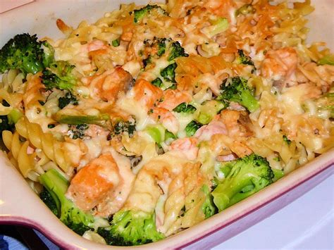 Nudel- Lachs - Brokkoli -Auflauf von Hani