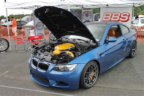 The blue brake calipers are a fun gimmick. 2012 BMW M3 E92 1/4 mile Drag Racing timeslip specs 0-60 - DragTimes.com