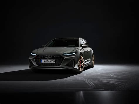 Download Vehicle Audi Rs6 Avant 4k Ultra Hd Wallpaper
