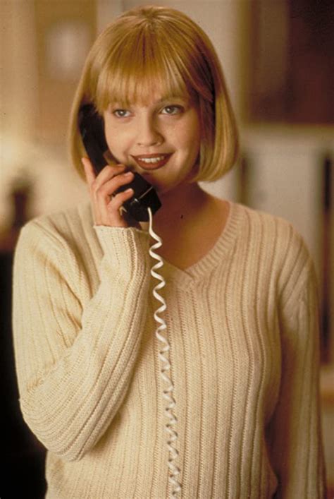Drew Barrymore Brought Back Her Iconic Scream Character 📞 Twitter