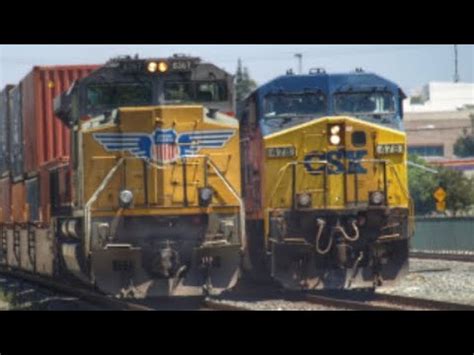 Union Pacific And Csx Meet At Railroad Crossing Youtube
