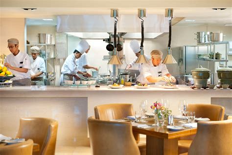 You are opening a restaurant and need to design a restaurant kitchen or want to renovate an existing one? Embracing the open kitchen restaurant. - ATC Food Safety