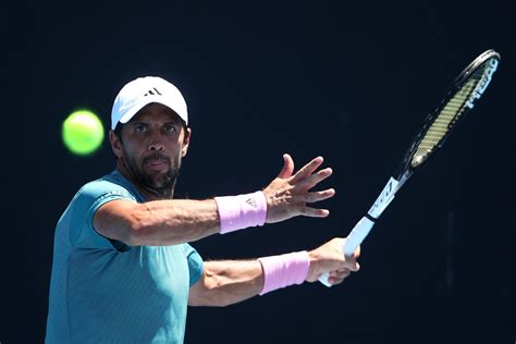 The eastern forehand grip remains one of the most commonly used grips in modern tennis, mostly for its comfort and flexibility. Photo Tour of Male Pro Forehand Grips