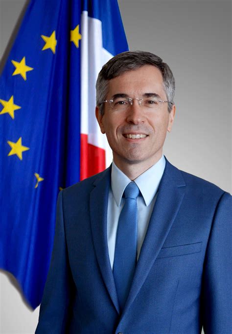 Planning to live in malaysia, comes from france. Ambassador's Biodata - La France en Malaisie