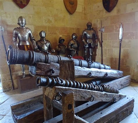 Cañon Lanzas Y Armadura Sala De Armas Alcazar De Segovia 0 Flickr