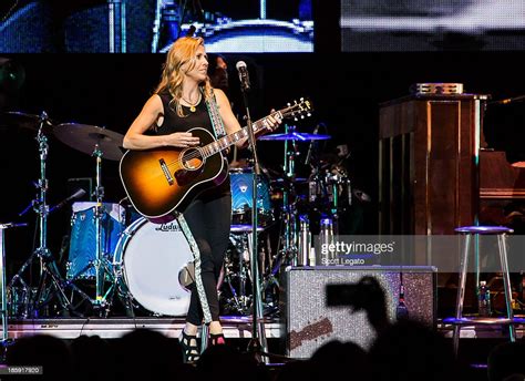 Sheryl Crow Performs At The Palace Of Auburn Hills On October 25
