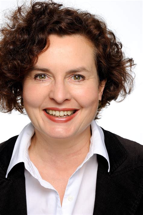 Gabriela kieser beantwortet diverse fragen zu den neuen maschinen b3 und b4. Dr. med. Gabriela Kieser | Impulse für den Mittelstand