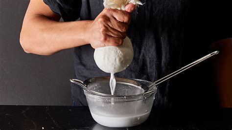 Sayuran yang biasa digunakan sebagai bahan urap adalah bayam sajikan sayuran dan bumbu kelapa di dua wadah yang berbeda agar sayuran tahan lama dan tidak cepat basi. 7 Tips Mudah Agar Masakan Santan Tidak Cepat Basi | Cari ...