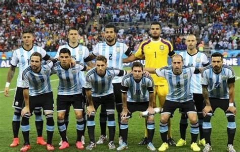 Sou brasileira, nasci no brasil e amo meu país. A Argentina encontrou sua melhor forma durante a Copa, e ...