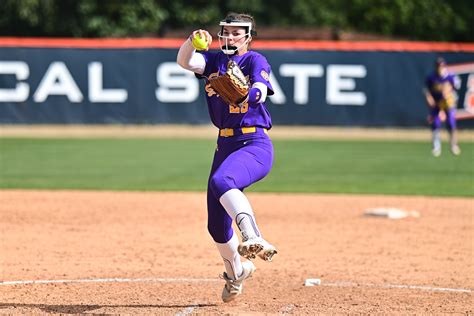 Impressive Start Lsu Freshman Pitcher Sydney Berzon Fires Three Hit Shutout Of Minnesota