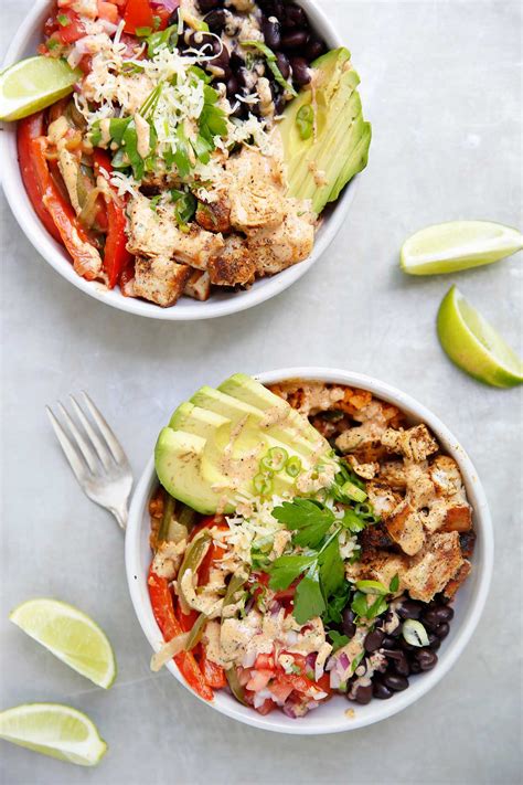 Contrary to the conventional wisdom associated with ordering a burrito, grosz suggests ordering a burrito bowl. Lexi's Clean Kitchen | Copycat Chipotle Chicken Burrito ...