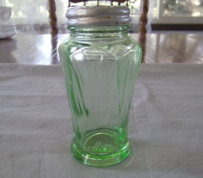 Vintage Hazel Atlas Green Depression Uranium Glass Icicle Pattern Salt