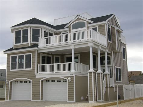 Beautiful New 5 Bedroom Home 3 Houses From Beach In Prime