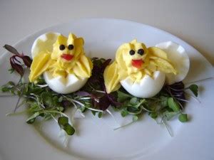 Here are 15 unique deviled egg recipes for easter! Deviled Egg Chicks for Kids | Hello Nutritarian
