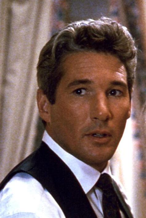 (1990).un acaudalado y frío hombre de negocios conoce en hollywood boulevard a una joven y atractiva prostituta a la que alquila durante una semana para que. Richard Gere en "Pretty Woman", 1990 | Richard gere, Most ...